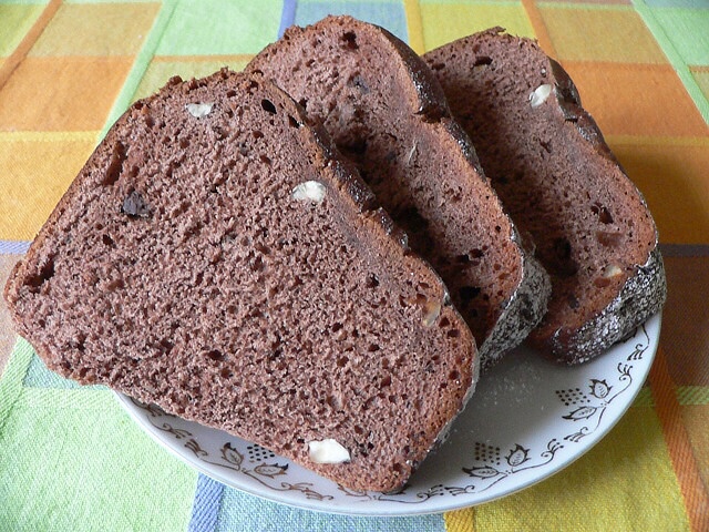kynuta-cokoladova-babovka-nakrajena