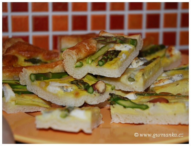 chřestová pizza - sousta