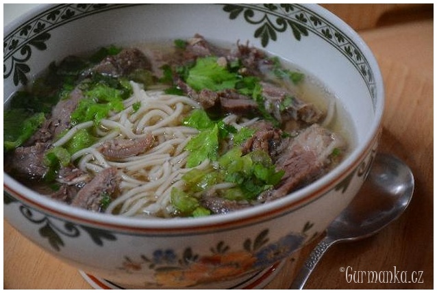 PHO BO, Vietnam polévka, silný hovězí vývar s nudlemi